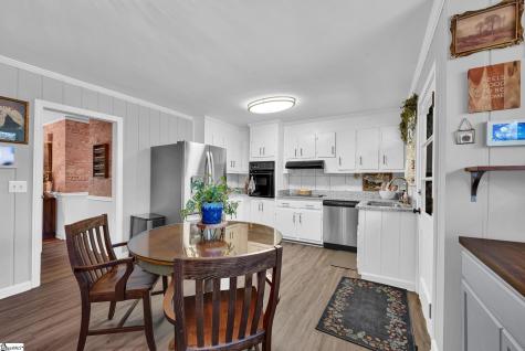 4 Hodgens Drive Greenville SC 29617