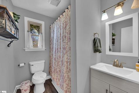 4 Hodgens Drive Greenville SC 29617
