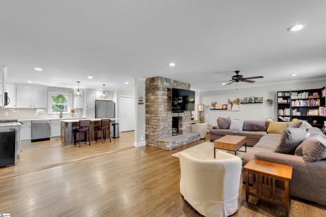 204 Lowndes Avenue Greenville SC 29607