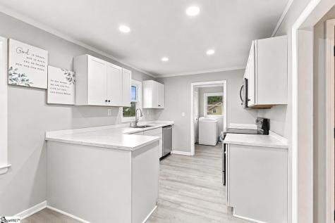 305 Poplar Street Gaffney SC 29341