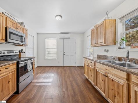 131 Mcginnis Road Cowpens SC 29330