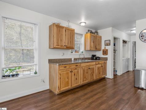 131 Mcginnis Road Cowpens SC 29330