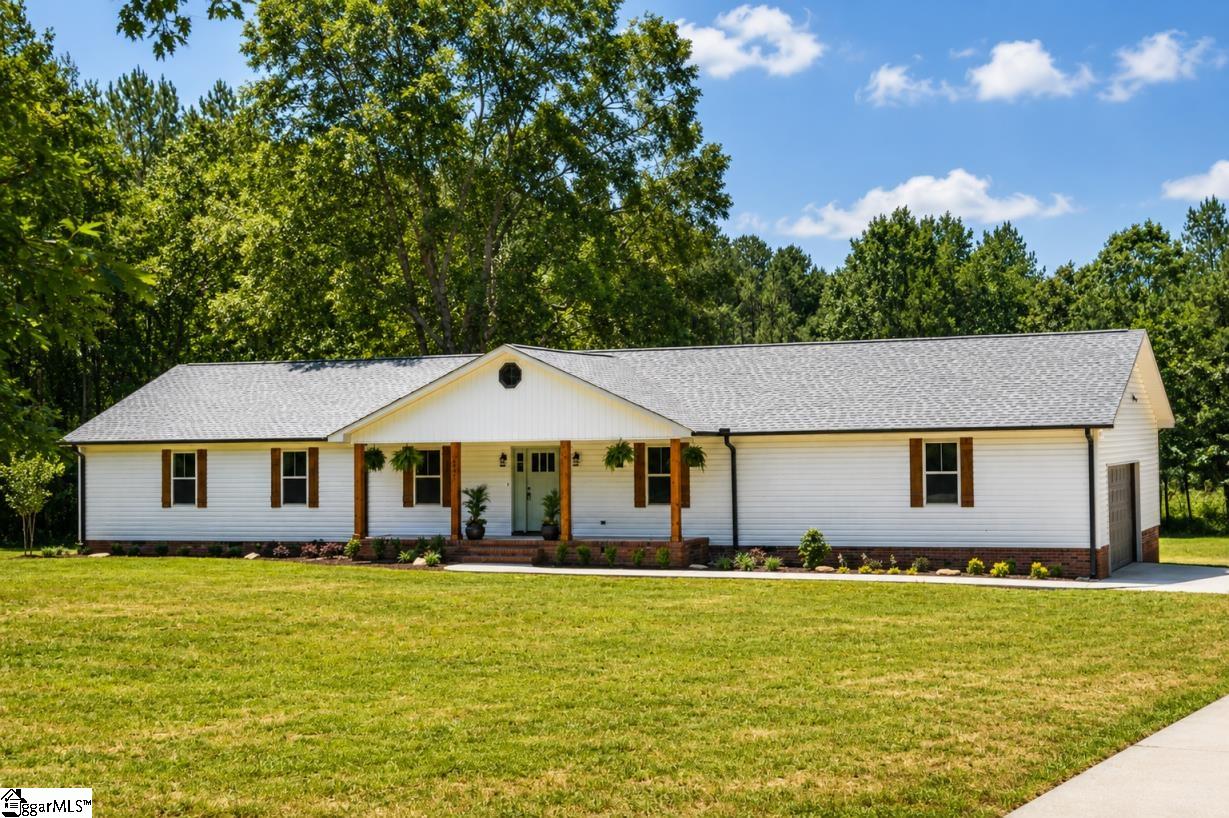 1041 Motlow School Road Campobello SC 29322