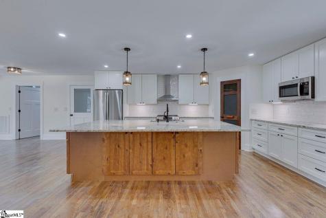 1041 Motlow School Road Campobello SC 29322