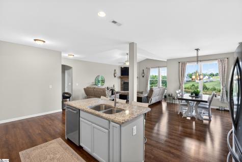 977 Garnet Circle Chesnee SC 29323