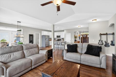 977 Garnet Circle Chesnee SC 29323