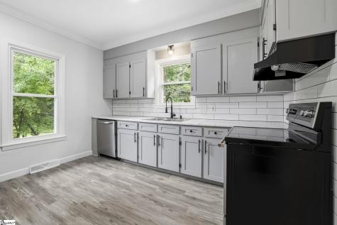 27 Maxie Avenue Greenville SC 29611