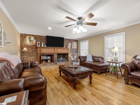 170 Oak Ridge Drive Jonesville SC 29353