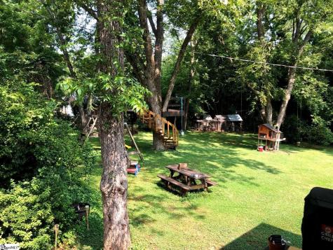 305 E Cherokee Street Chesnee SC 29323
