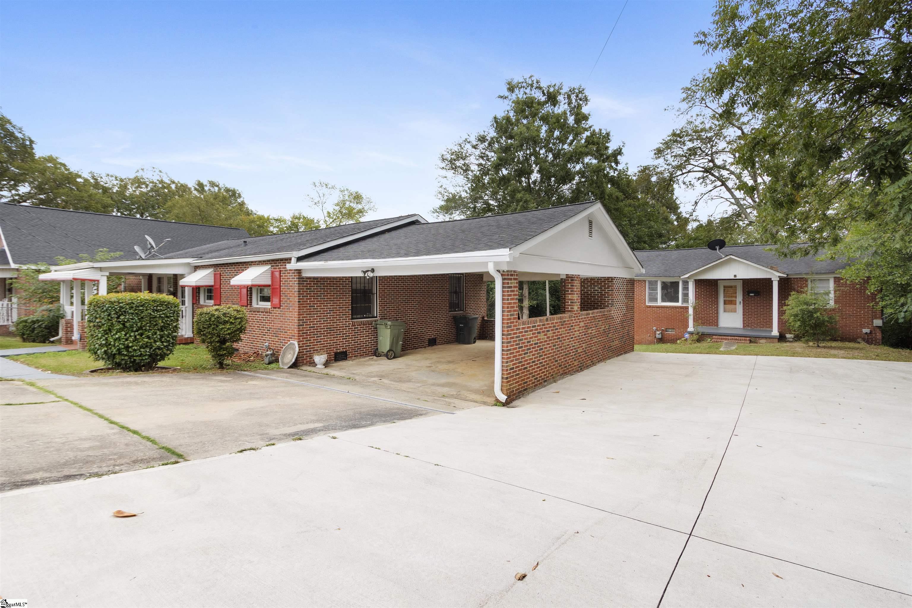 509 W Carolina Avenue Clinton SC 29325