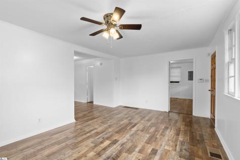 509 W Carolina Avenue Clinton SC 29325