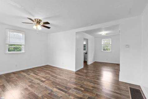 509 W Carolina Avenue Clinton SC 29325