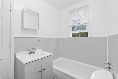 509 W Carolina Avenue Clinton SC 29325