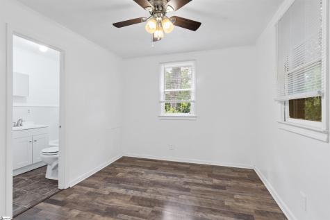 509 W Carolina Avenue Clinton SC 29325