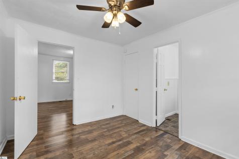 509 W Carolina Avenue Clinton SC 29325