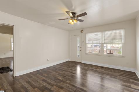 509 W Carolina Avenue Clinton SC 29325