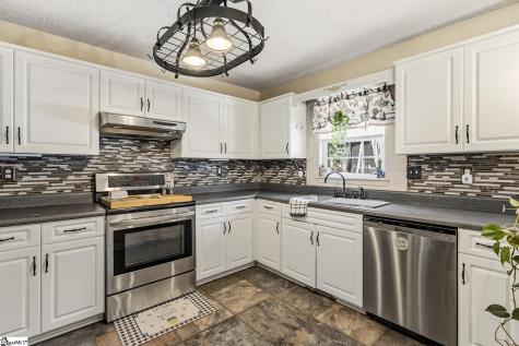 7 Wooded Glenn Court Pelzer SC 29669