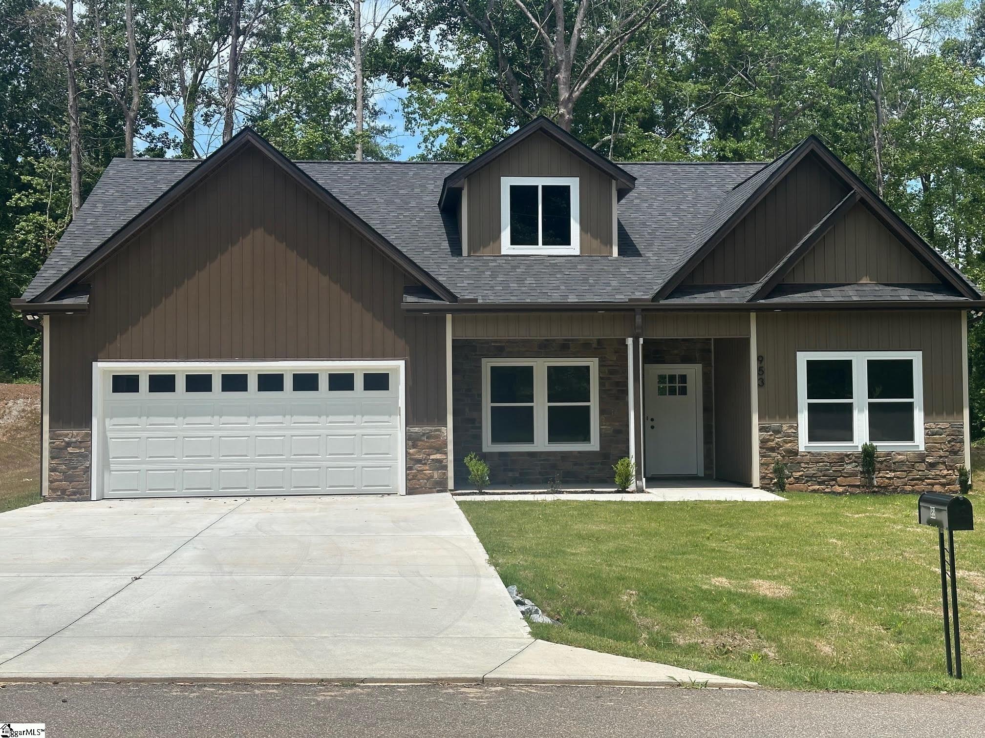 953 Mike Circle Boiling Springs SC 29303