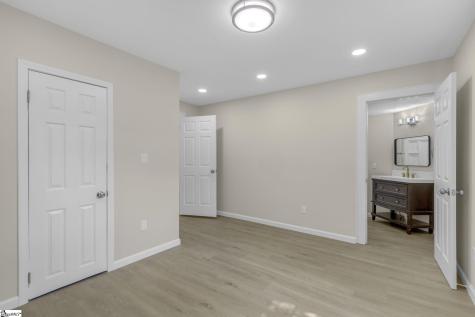 9 Hampton Street Ware Shoals SC 29692