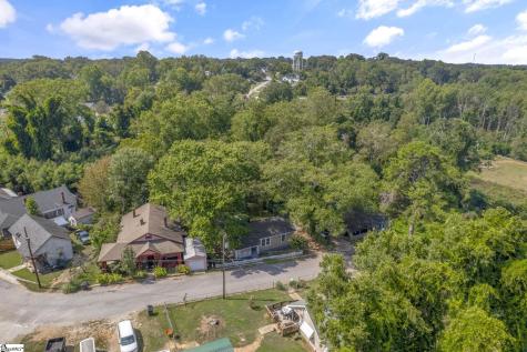 9 Hampton Street Ware Shoals SC 29692