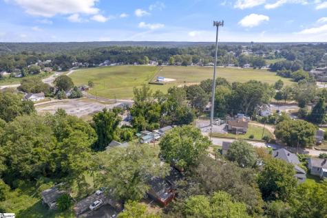 9 Hampton Street Ware Shoals SC 29692