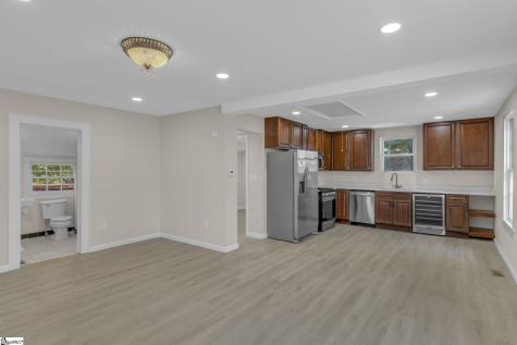 9 Hampton Street Ware Shoals SC 29692