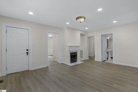 9 Hampton Street Ware Shoals SC 29692