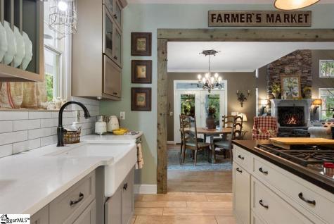 175 Green Hills Road Mill Spring NC 28756