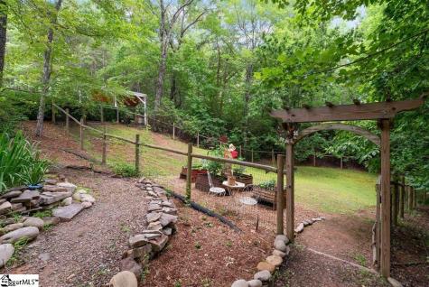 175 Green Hills Road Mill Spring NC 28756