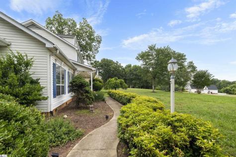 104 Wren Crossing Court Easley SC 29642