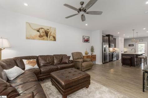 27 Rollins Avenue Greenville SC 29607