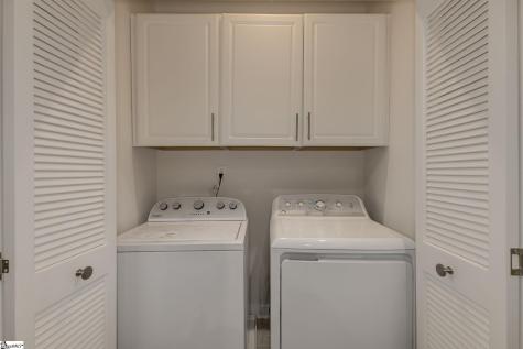 27 Rollins Avenue Greenville SC 29607