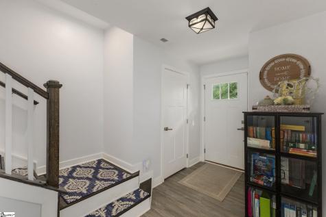 27 Rollins Avenue Greenville SC 29607