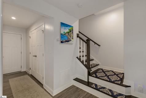 27 Rollins Avenue Greenville SC 29607