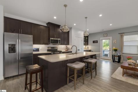 27 Rollins Avenue Greenville SC 29607