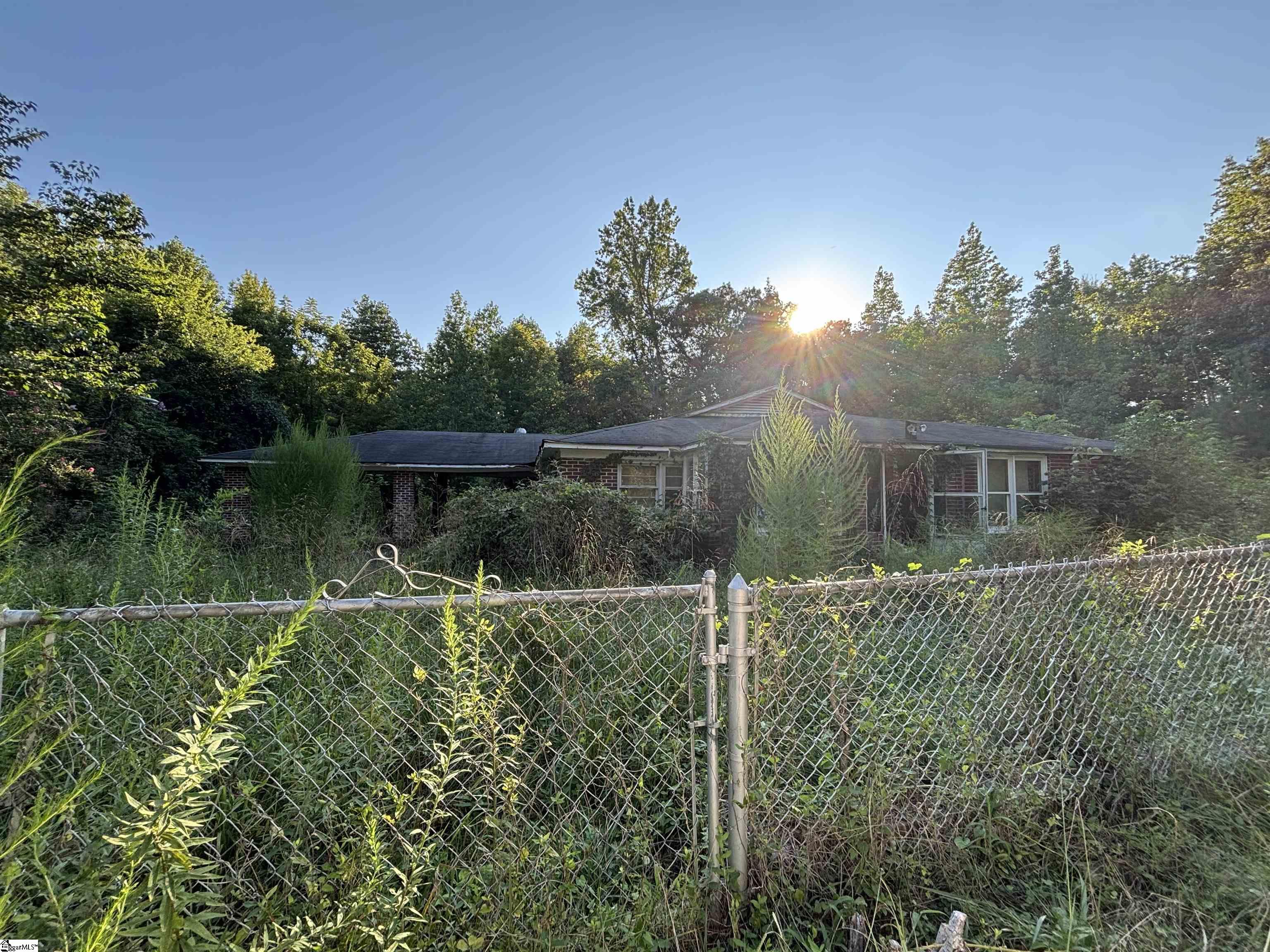 6032 Old Milton Road Clinton SC 29325