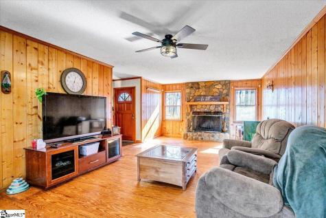 1733 Tigerville Road Travelers Rest SC 29690