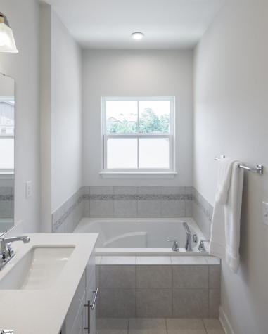 29 Rollins Avenue Greenville SC 29607