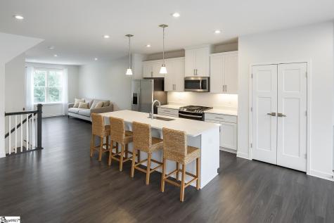 29 Rollins Avenue Greenville SC 29607