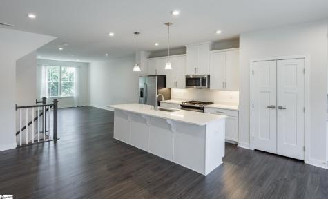 29 Rollins Avenue Greenville SC 29607