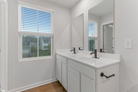 2085 Evanston Drive Wellford SC 29384