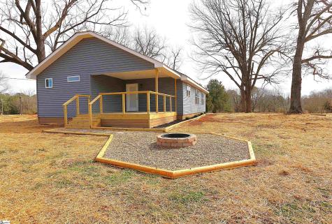 1736 Ezell Road Chesnee SC 29323