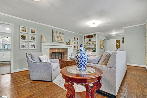 607 S Adair Street Clinton SC 29325