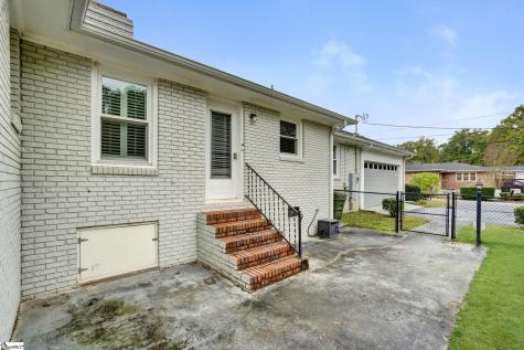 607 S Adair Street Clinton SC 29325