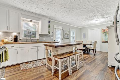 607 S Adair Street Clinton SC 29325