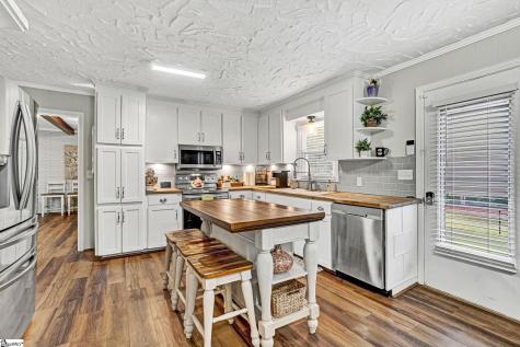 607 S Adair Street Clinton SC 29325