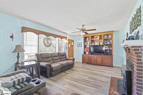 1615 Mccormick Highway Greenwood SC 29646