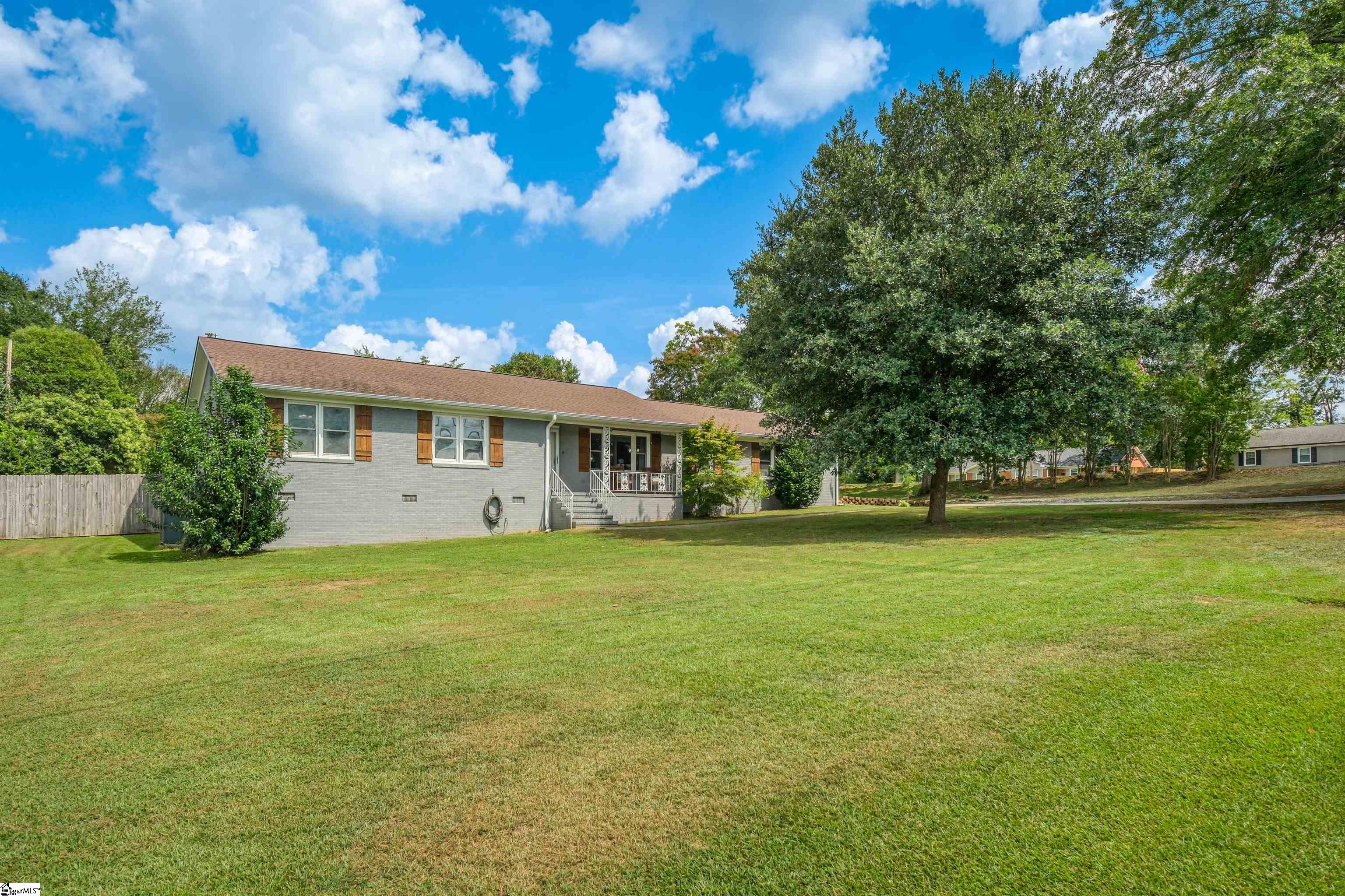 202 N Pine Lake Drive Spartanburg SC 29301
