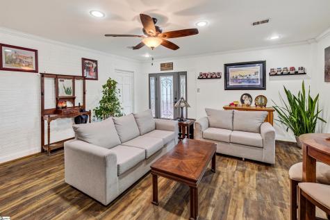 202 N Pine Lake Drive Spartanburg SC 29301