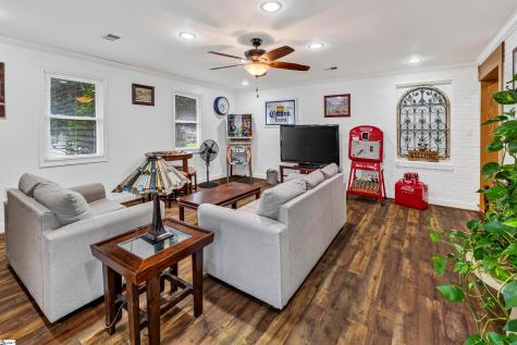 202 N Pine Lake Drive Spartanburg SC 29301